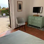 à Anthéor Avec Vaste Piscine, Vue Et Montagne