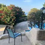 à Anthéor Avec Vaste Piscine, Vue Et Montagne *