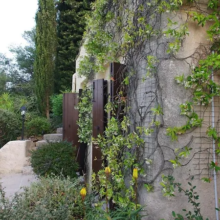 à Anthéor Avec Vaste Piscine, Vue Et Montagne * Saint-Raphaël