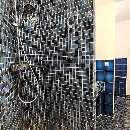 Apartman A Antheor Avec Vaste Piscine, Vue Et Montagne *